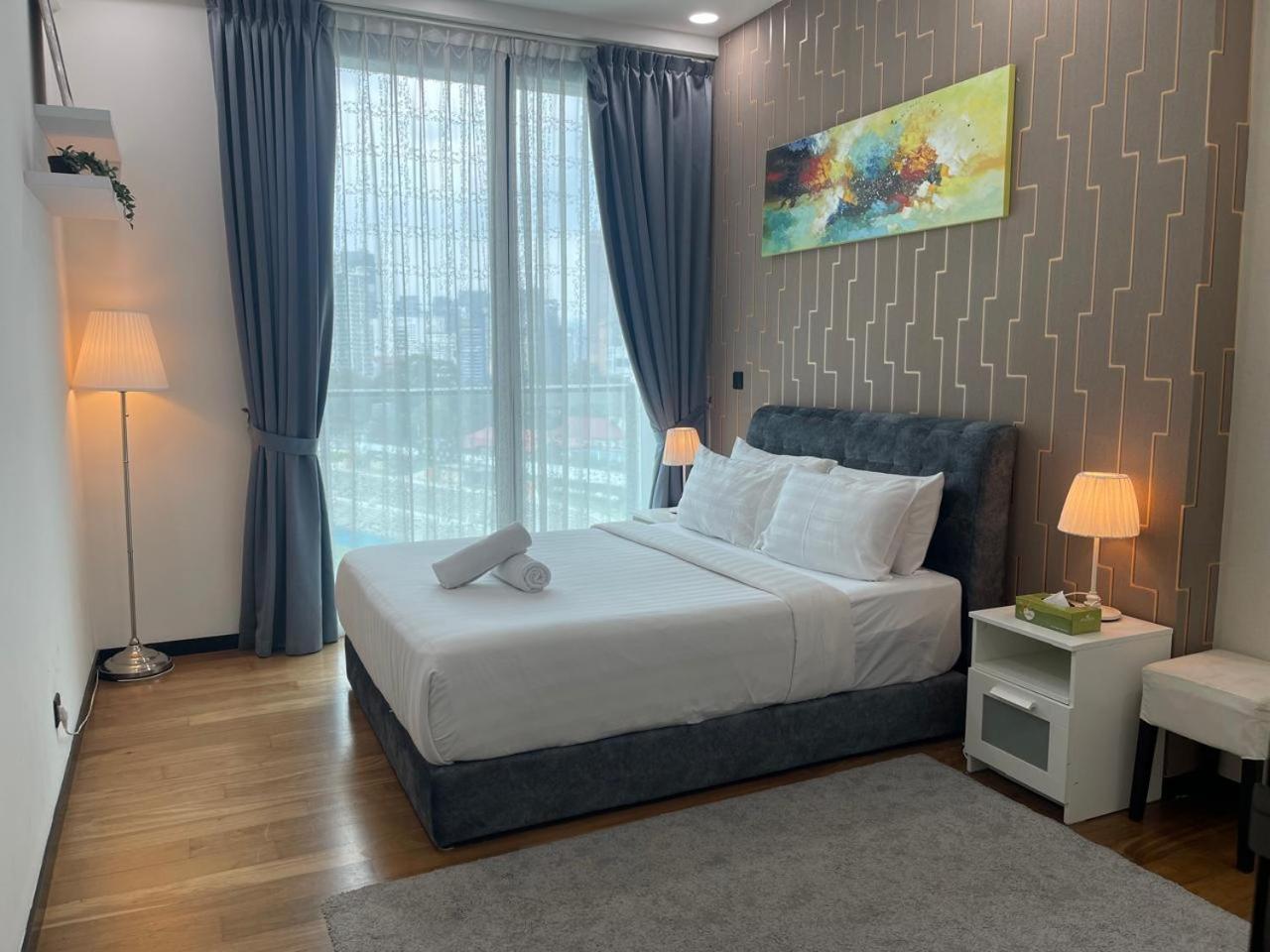 Opus 118 Tower View By Square Apartment *